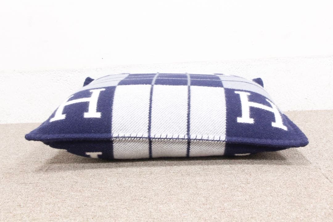 【極美品】 HERMES クッション 《アヴァロン》 PM