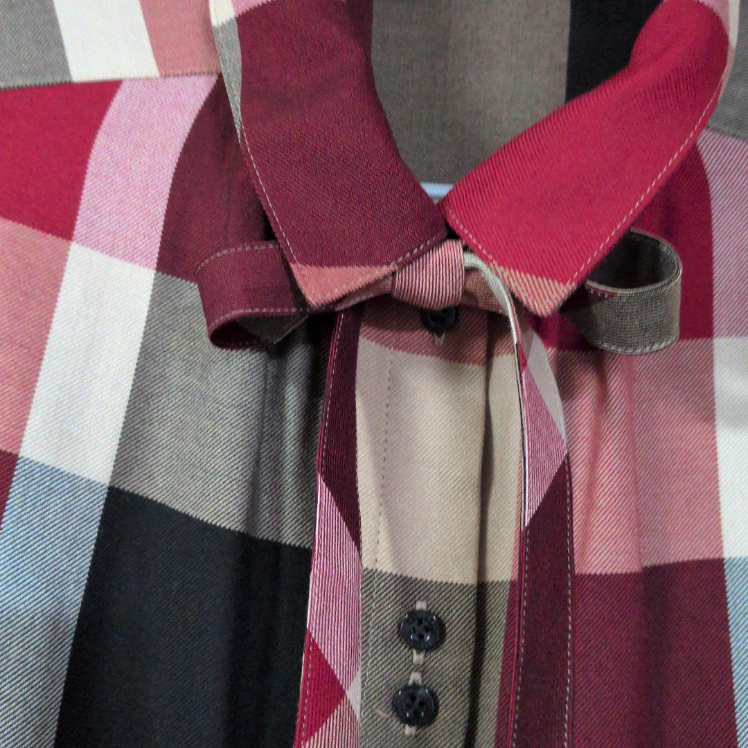 ブルーレーベルクレストブリッジ　 長袖シャツ　赤チェック　リボン付　　美品