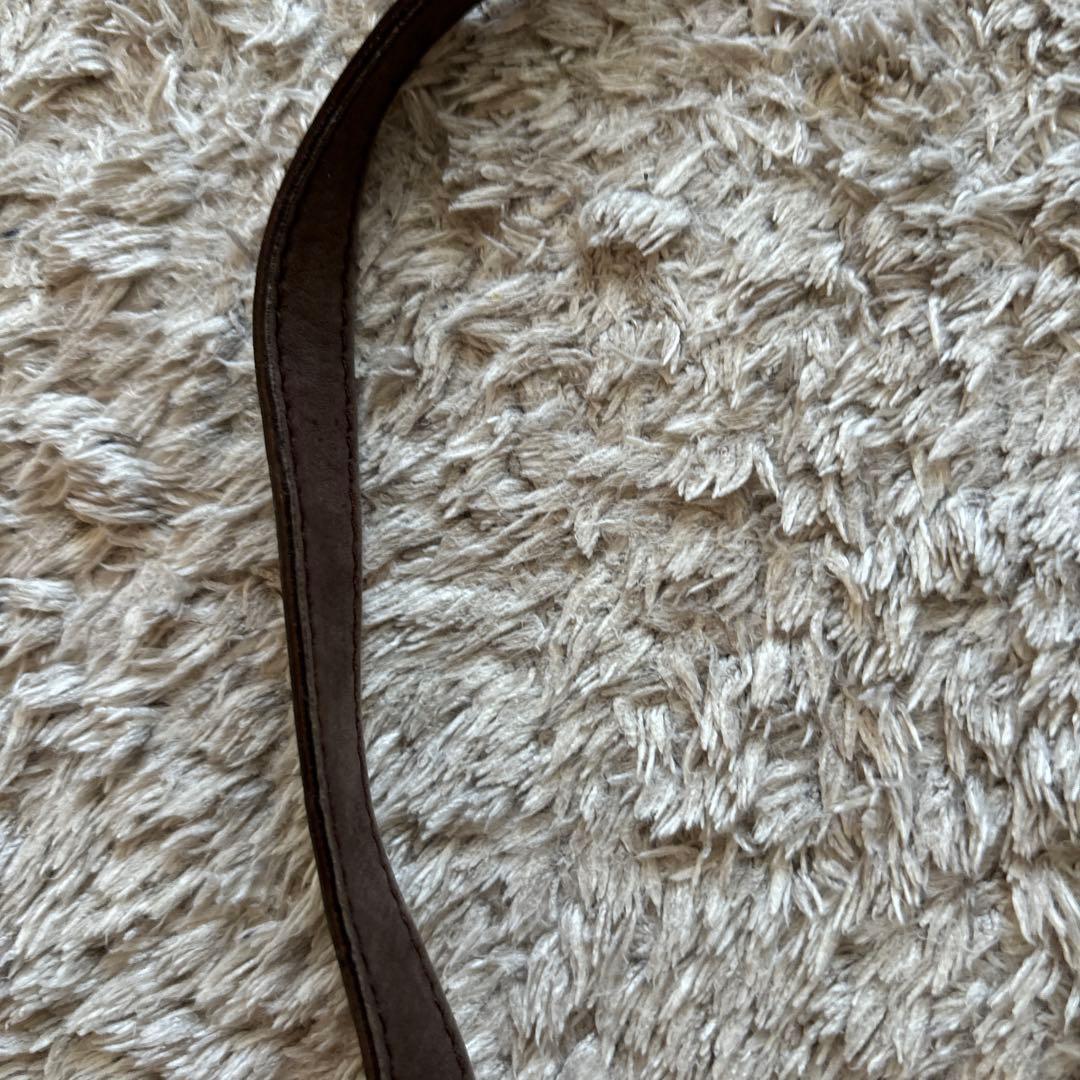 【1/31まで】Ferragamoフェラガモ　VARAショルダーバッグ