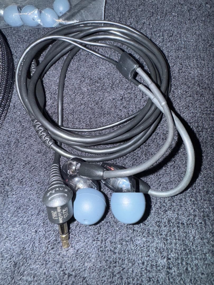 SHURE シュア イヤホン SE215-K-A ブラック 外箱なし