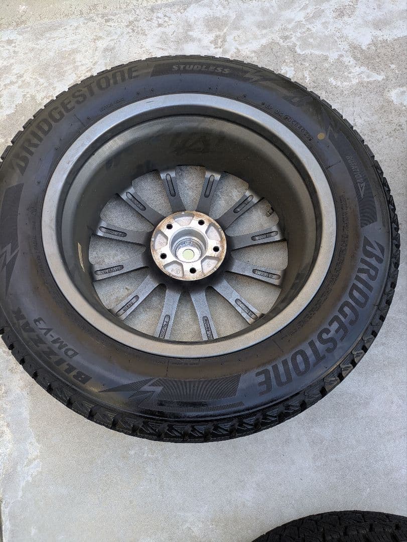 【ゆき】ブリヂストン　BLIZZAK　DM-V3　235/60R18