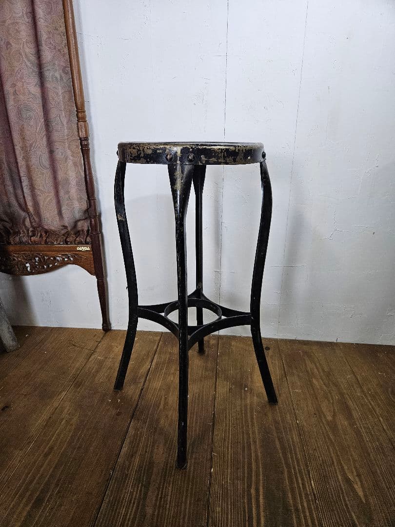 USヴィンテージ 鉄脚のスツール 丸椅子 ハイチェア 飾り台 インダストリアル