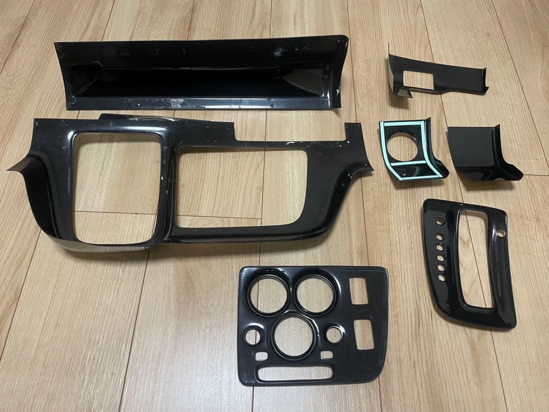 NV350キャラバン　bodyline インテリアパネル　クロームメッキ