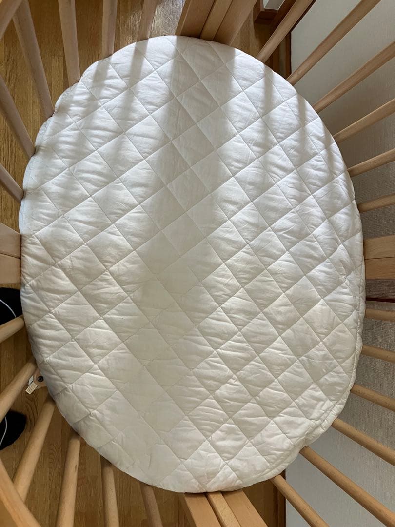 ストッケベビーベッド2パターン、ホワイトマットレス付き（２パターン）