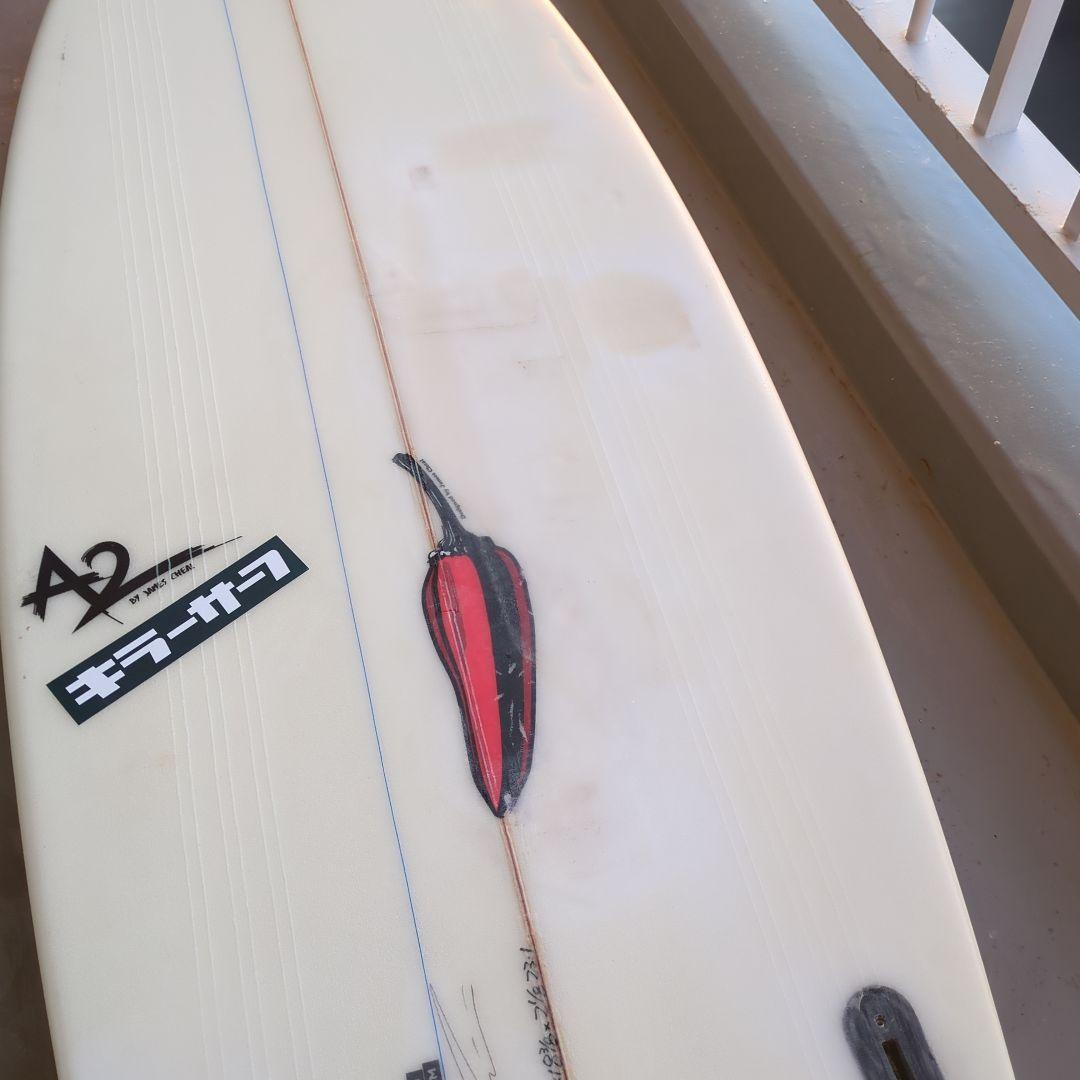 チリ ショートボード 5'8 1/2フィート デッキテール部スパインテック