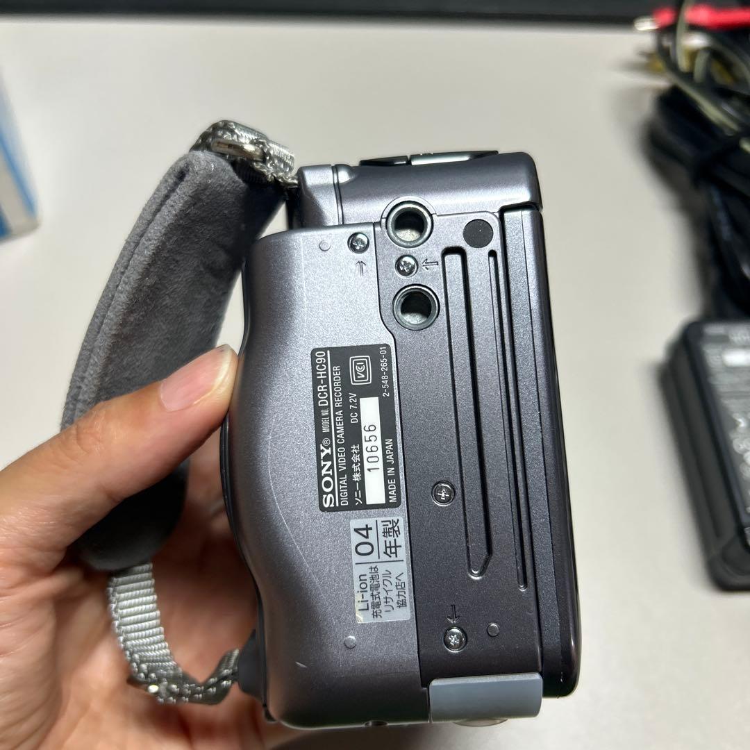 動作良品 Sony ハンディカム DCR-HC90 極 美品ビデオカメラ