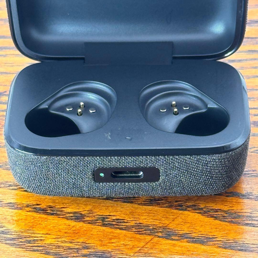 ゼンハイザーMOMENTUM True Wireless 4 純正充電ケースのみ