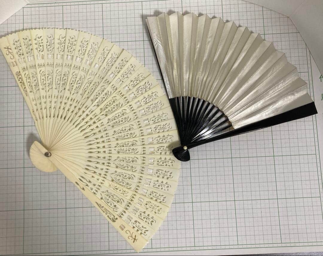 アンティーク　扇子　天然素材　彫刻