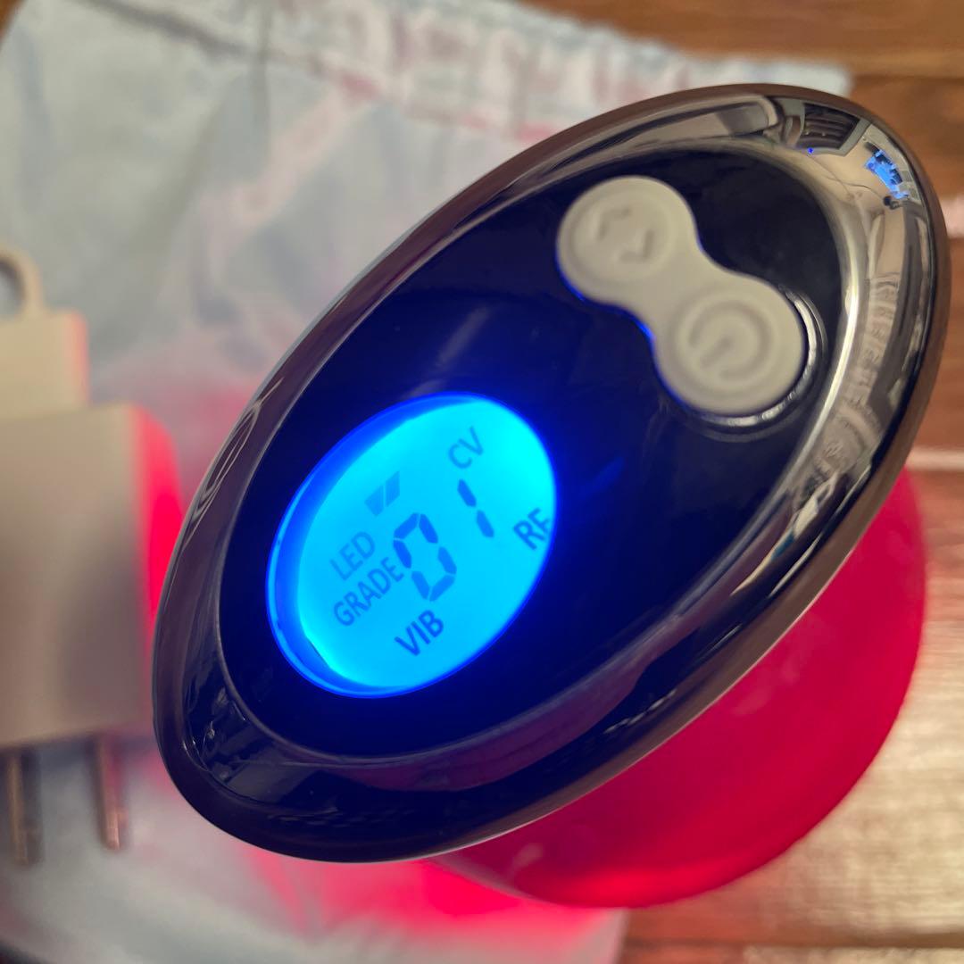 ム*ー様 【美品】キャビテーション 高級美顔器 エステ 充電器付き 動作確認済