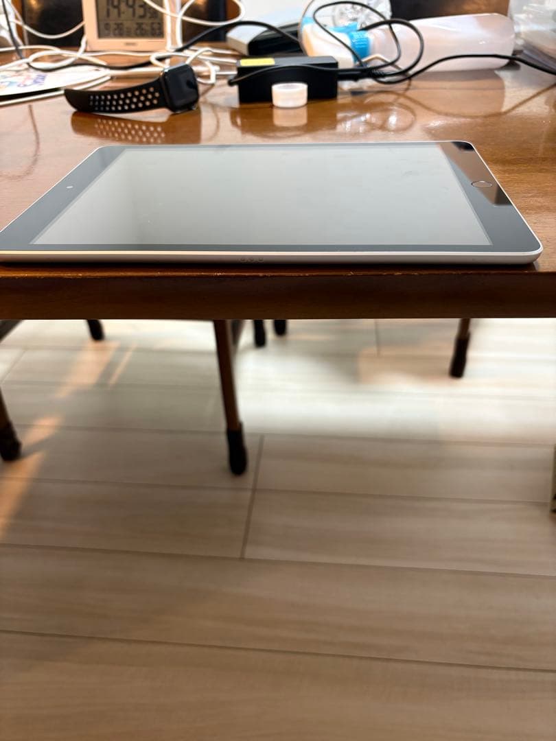 iPad 9世代 セルラー 64g シルバー 本体 (おまけ カバー付き)