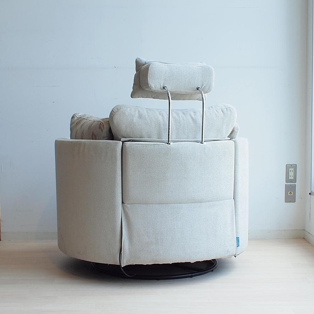 Fama 電動リクライニング付き ロッキングチェア