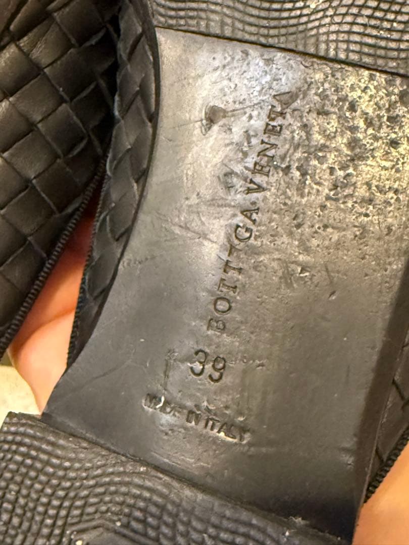 Bottega veneta ソッティーニ 編み込みレザー 黒ミュール25(39