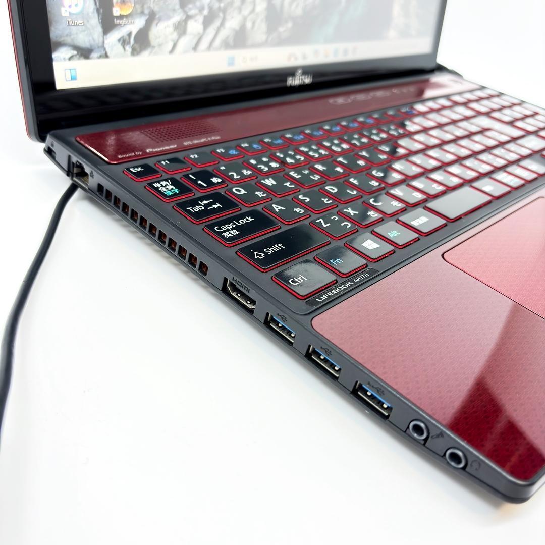 富士通 ノートパソコン Corei7 SSD Office付 Win11 A8