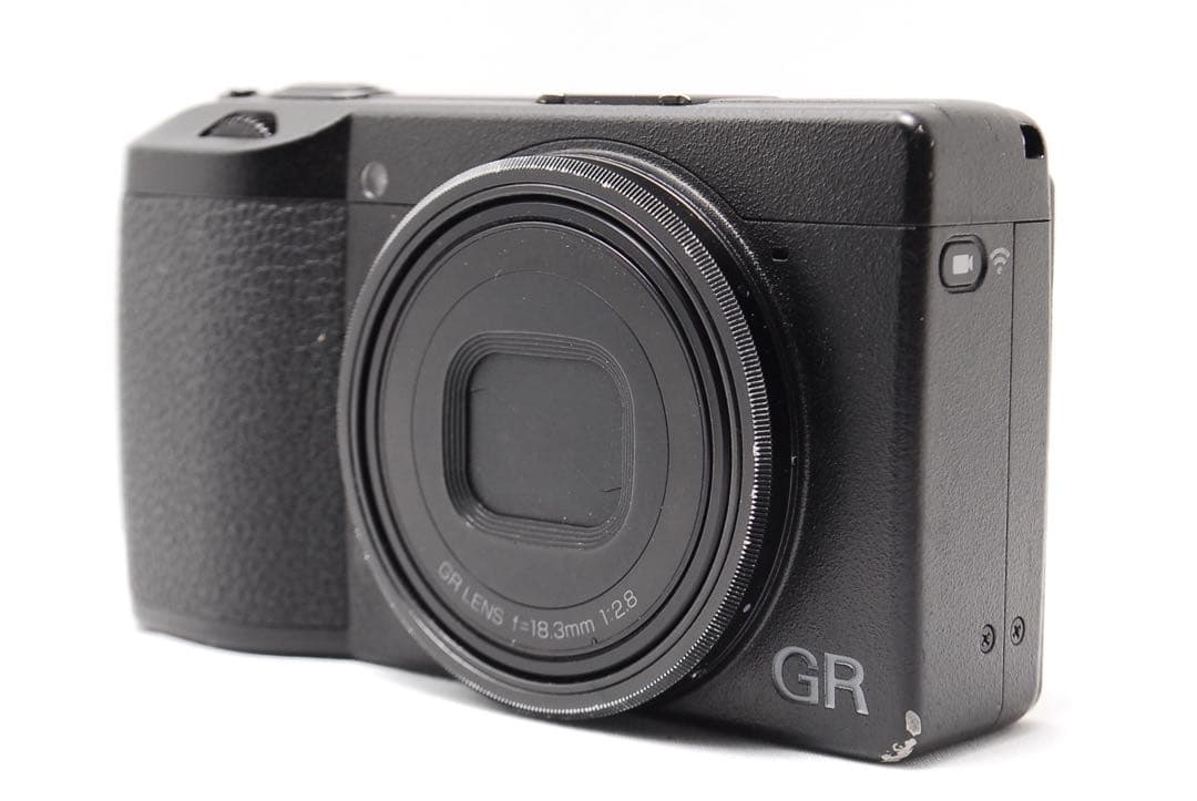 【ぴっぴ様】RICOH GR Ⅲ 高性能 動作確認済み 付属品多数 人気