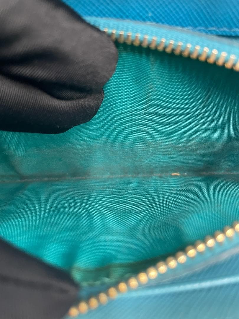 PRADA プラダ サフィアーノショルダーウォレット ティールカラー