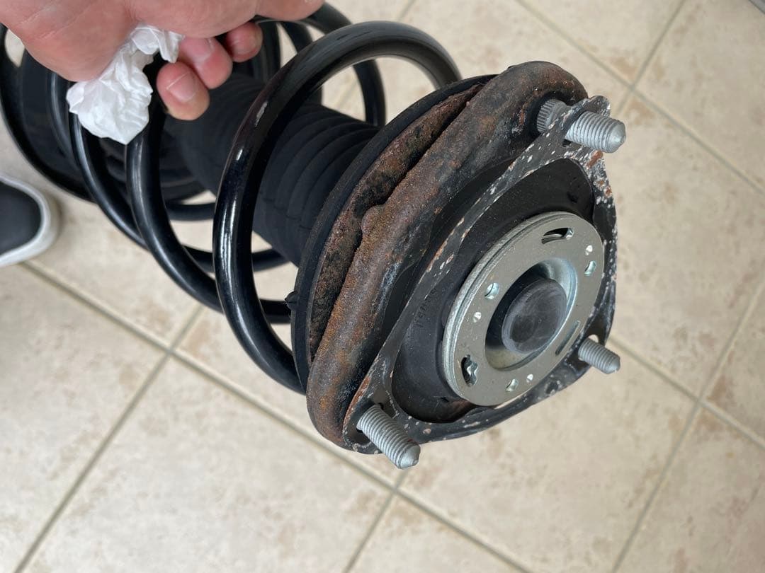 ヴォクシー 70 4WD 純正フロントサスペンション