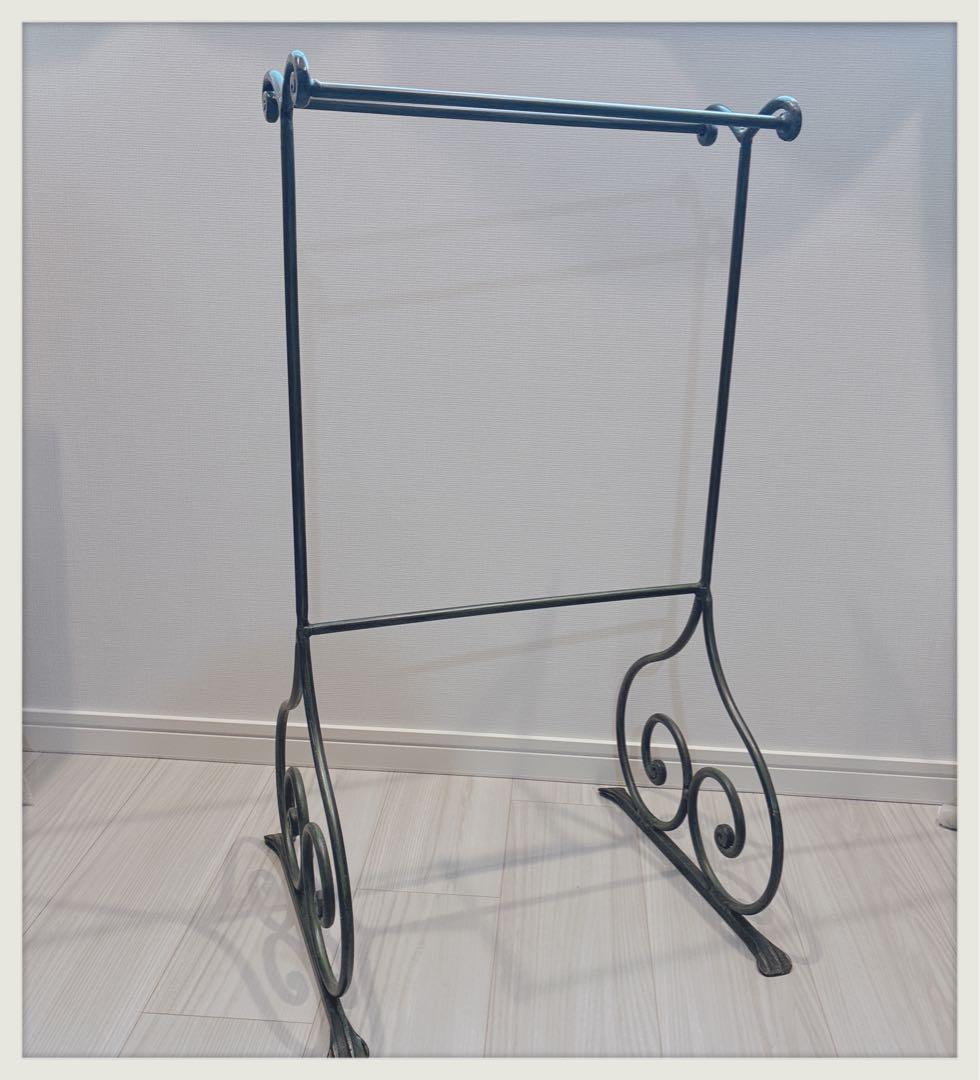 アイアンラック　イタリアヴィンテージ　リネンホルダー　濃いグリーン