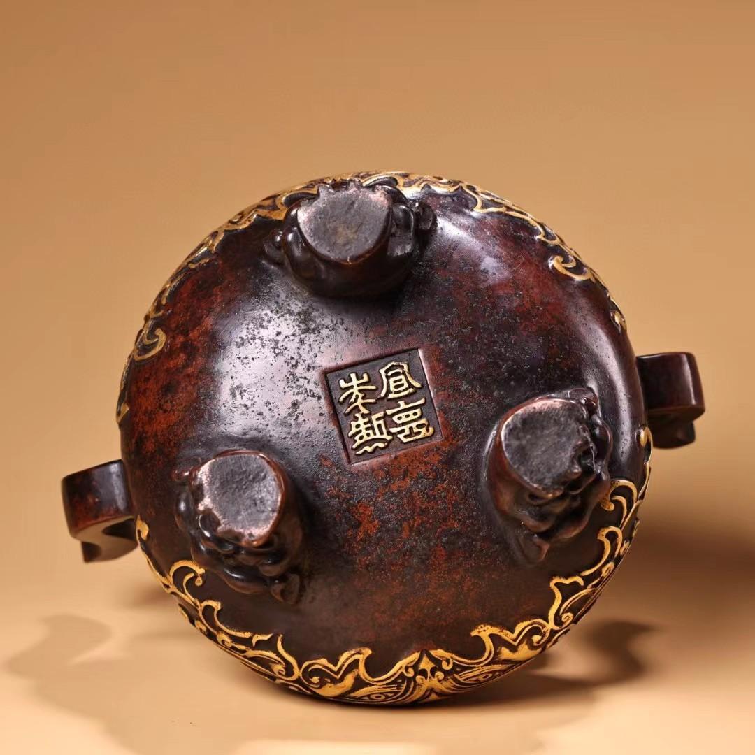 中国古美術・旧蔵鏨刻鎏金の獣面熏香炉・純赤銅细密彫・高浮彫・置物・茶道具・箱付き