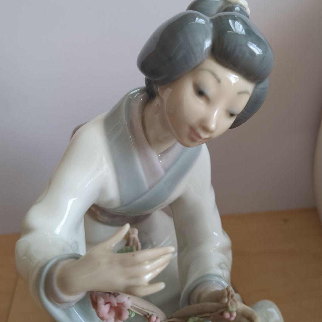 リヤドロ　　生け花