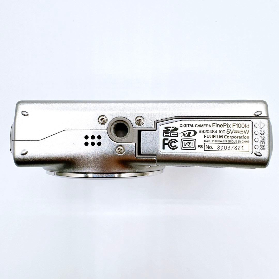 良品 富士フィルム FinePix F100fd コンデジ 純正バッテリー2個付
