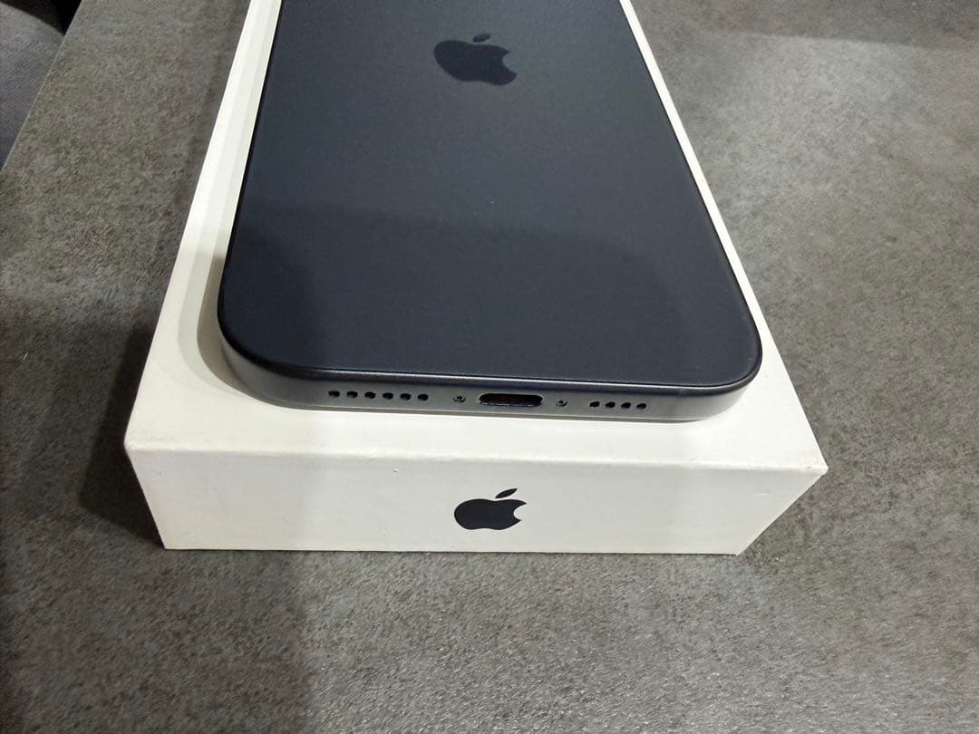 iPhone 15 plus本体 128GB ブラック simフリー