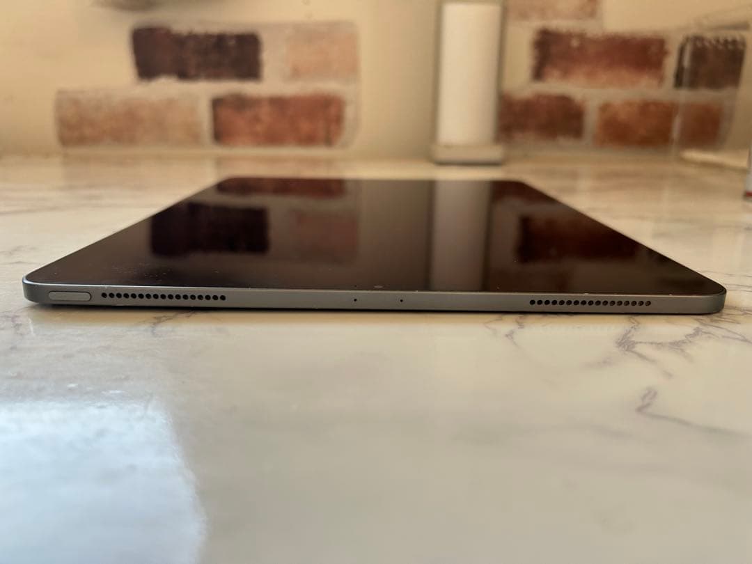 ipad pro 12.9 インチ 第3世代 64gb