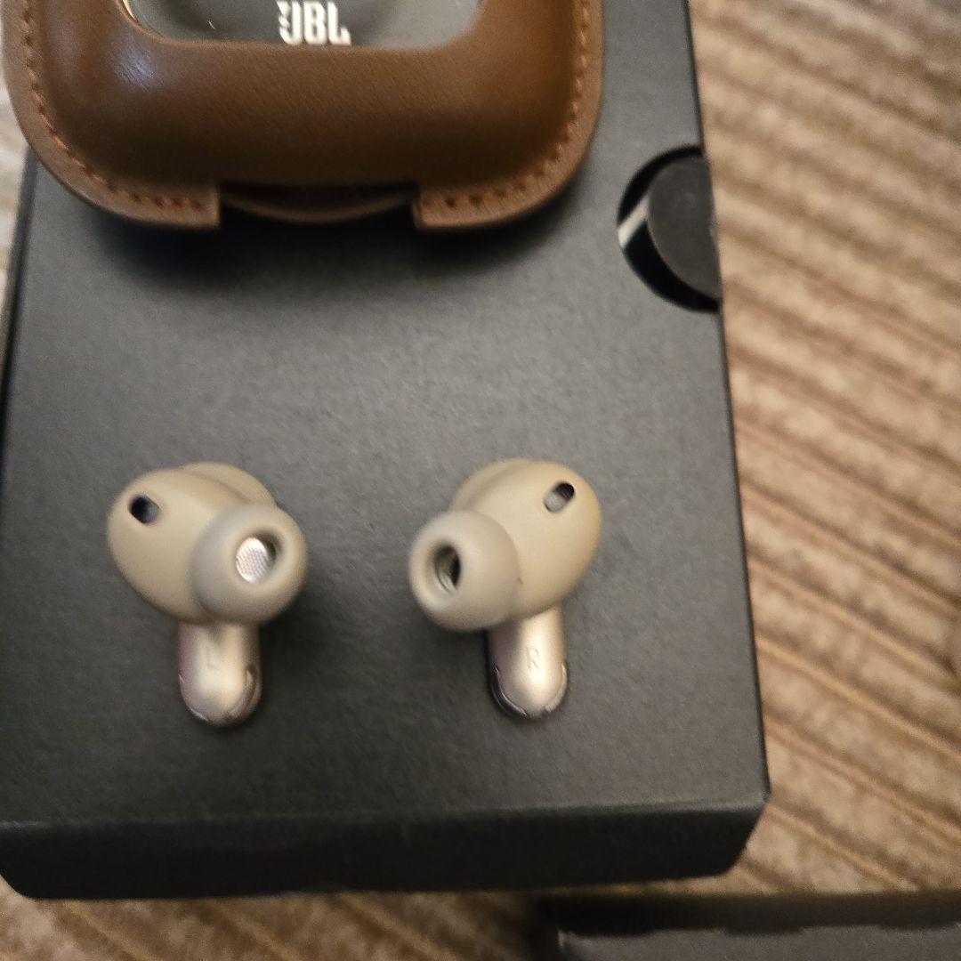 JBL Tour Pro 2 ワイヤレスイヤホン