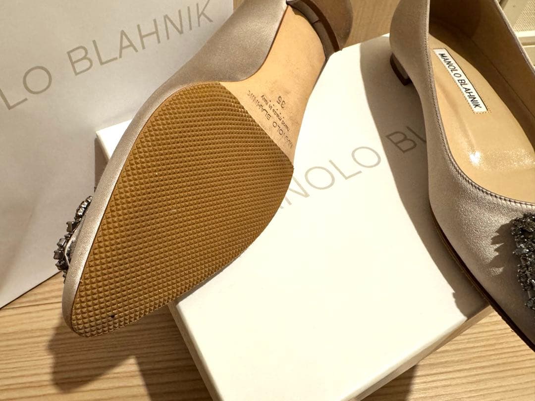 【極美品】マノロブラニク ハンギシ ビジューパンプス