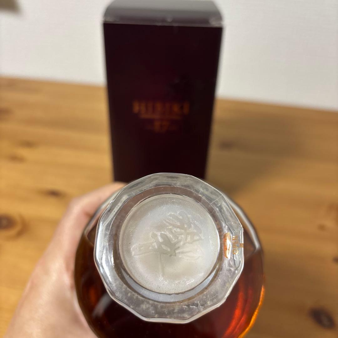 サントリーウイスキー　響17年　箱付　未開栓　終売品 ❺