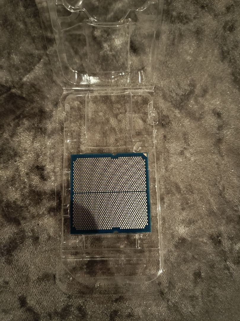 ら*れ様 AMD Ryzen 9 9900X 3D CPU 美品