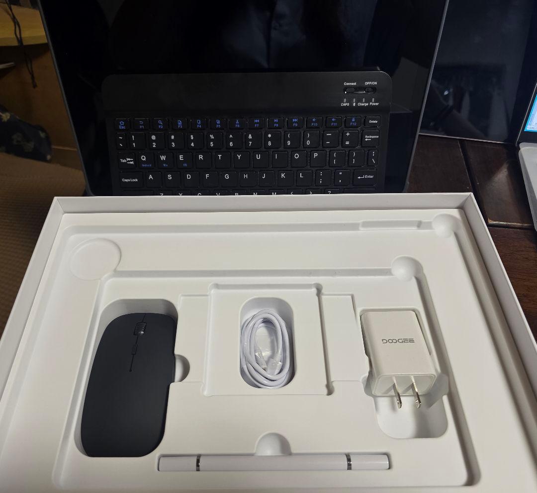 14インチ Androidタブレット 13500mAh