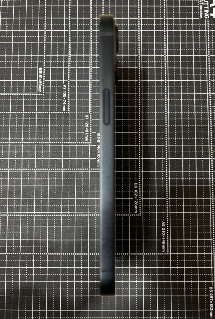 ※tomo　iPhone13 128GB スターライト　SIMフリー　箱付