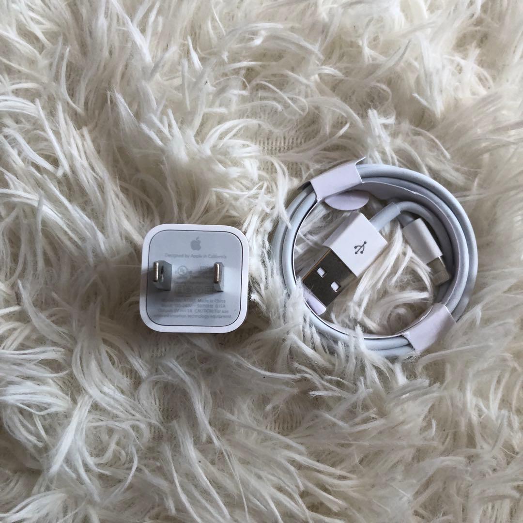 【完動品】iPad 第5世代 128GB SIMフリー 【すぐ発送】【付属品】