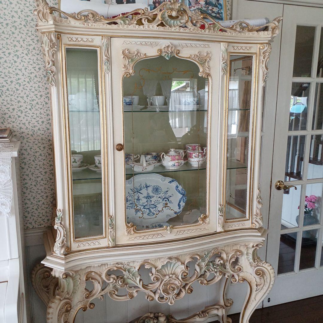 バッコスです。SILIK シリック　キャビネット 高級イタリア家具