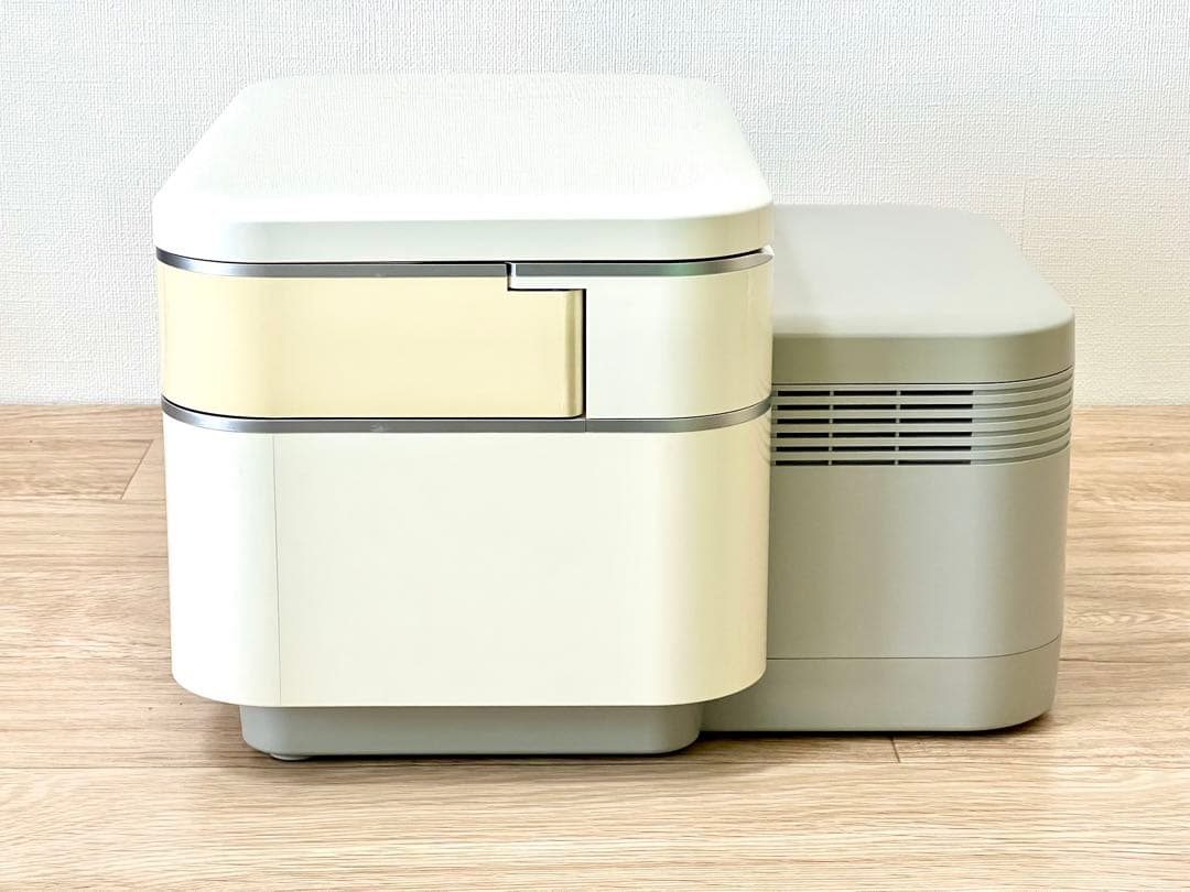 saqina サキナ　ビジュー　美顔器　ホームエステマシン　スチーム付　保湿