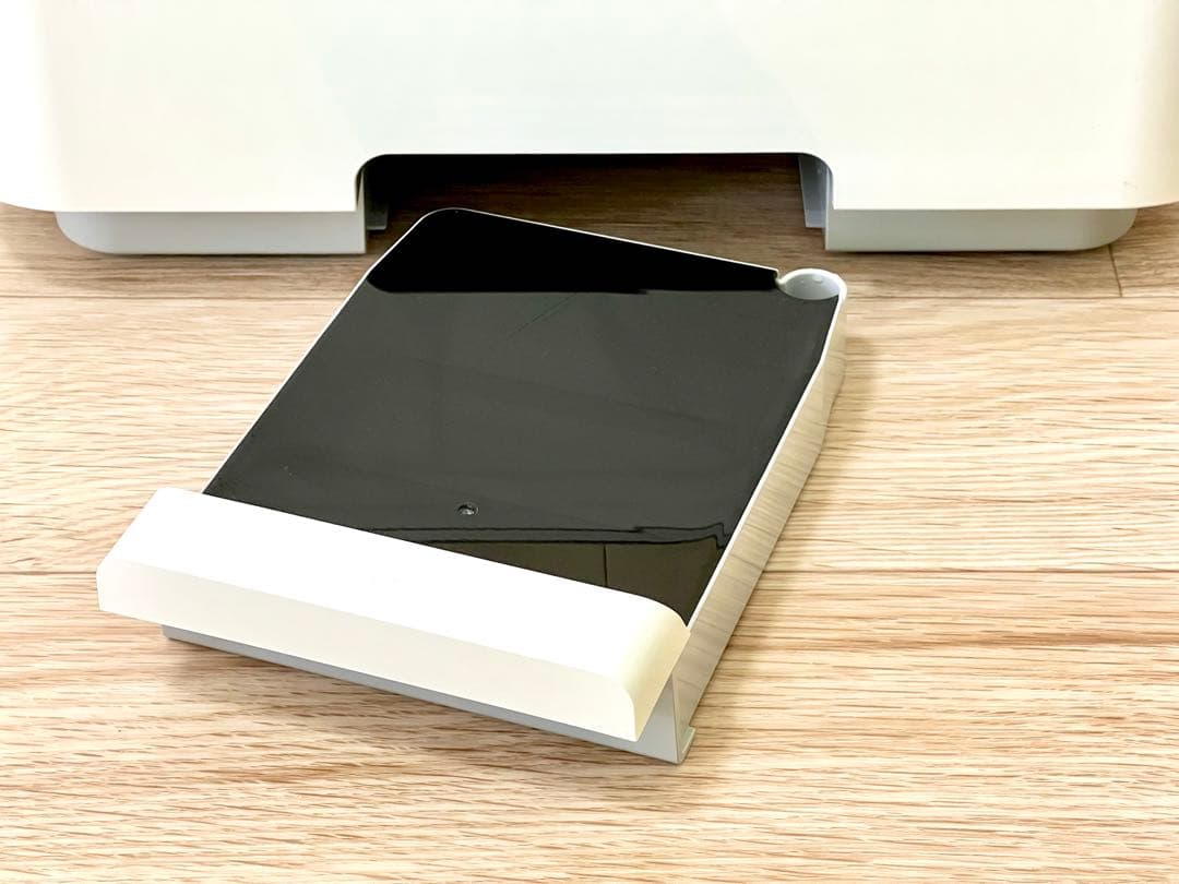 saqina サキナ　ビジュー　美顔器　ホームエステマシン　スチーム付　保湿