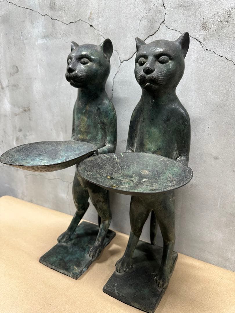 アンティーク青銅　お皿を持った猫