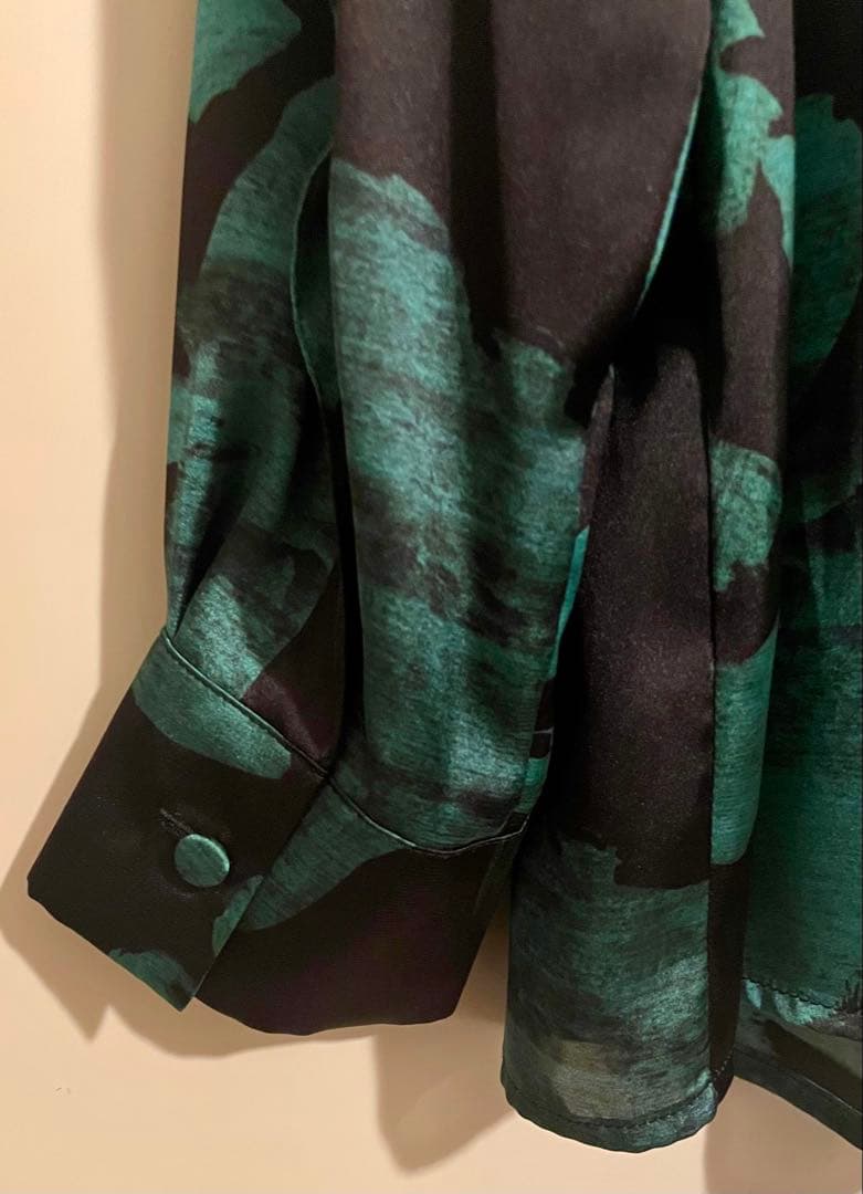 allurevilleモダンフラワーフロントフリルブラウス グリーン M