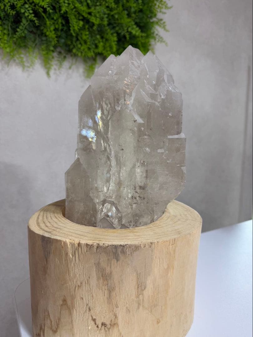 4.2kg特大水晶・虹入・オーラフレーム・ヒマラヤ スカルドゥ産カテドラル水晶