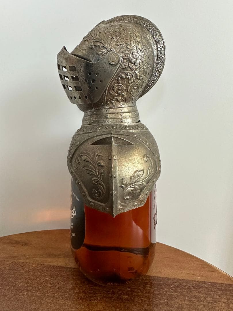 ニッカ ウィスキー G &G用ボトルキャップ、ボトルカバー　西洋 騎士