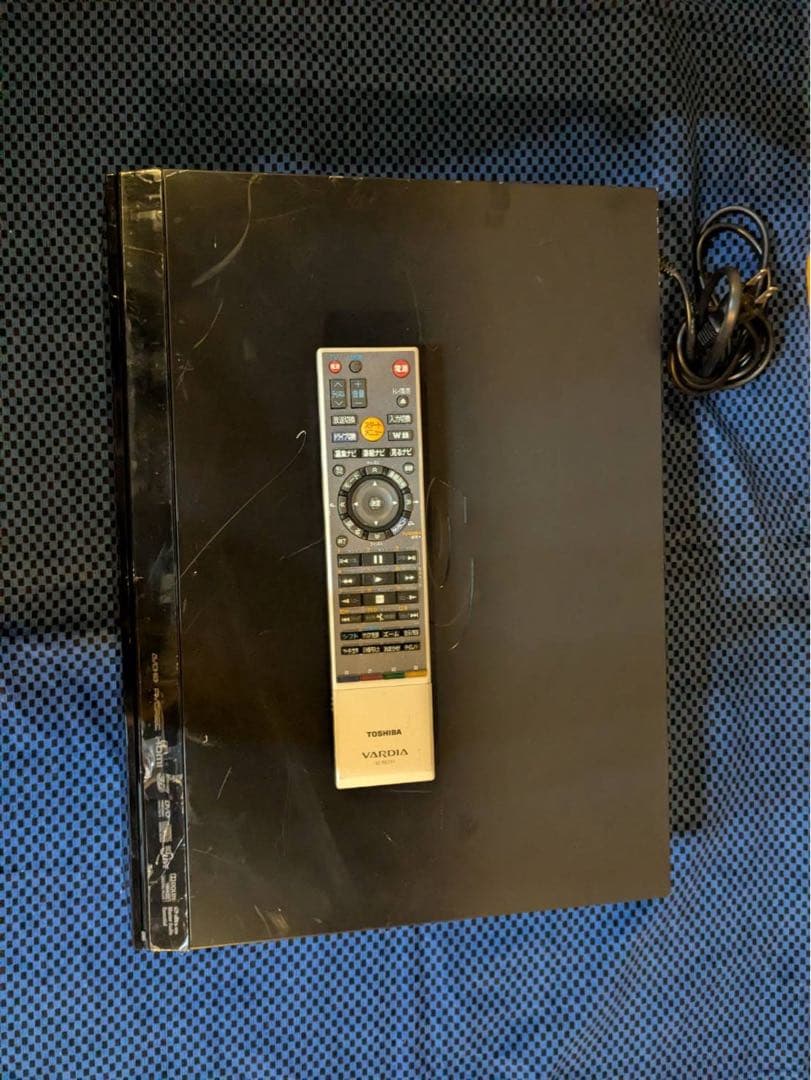 TOSHIBA REGZA ブルーレイレコーダー　リモコン付き