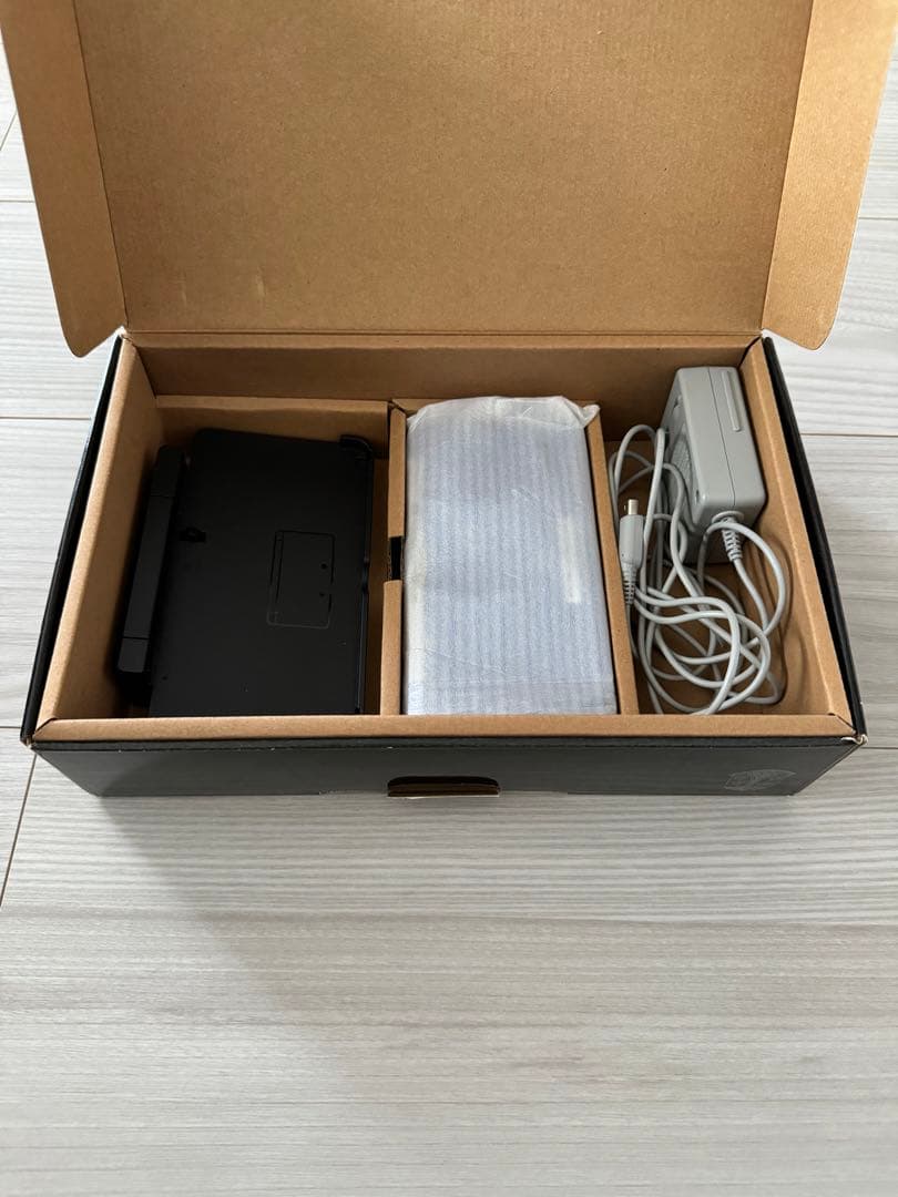 ニンテンドー3DS ファイアーエムブレム覚醒　スペシャルパック【ソフト以外有り】