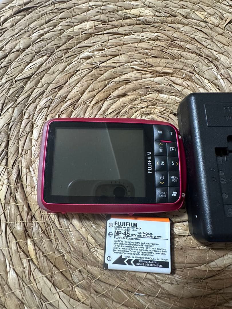 美品　FUJIFILM 富士フィルム 防水デジカメ Z33 WP FINEPIX