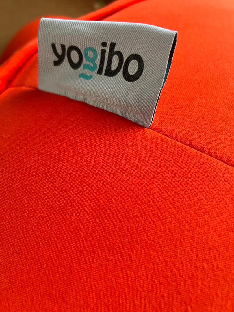 yoibo ゴースト　U字型ビーズクッション 赤