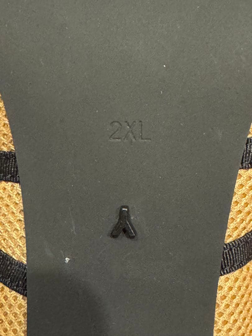 Yello スニーカーミュール