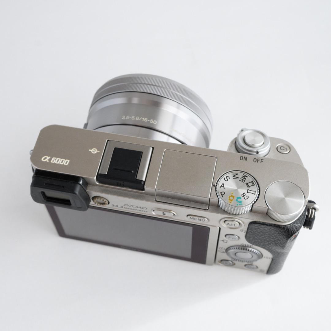SONY α6000 + 16-50mmレンズ