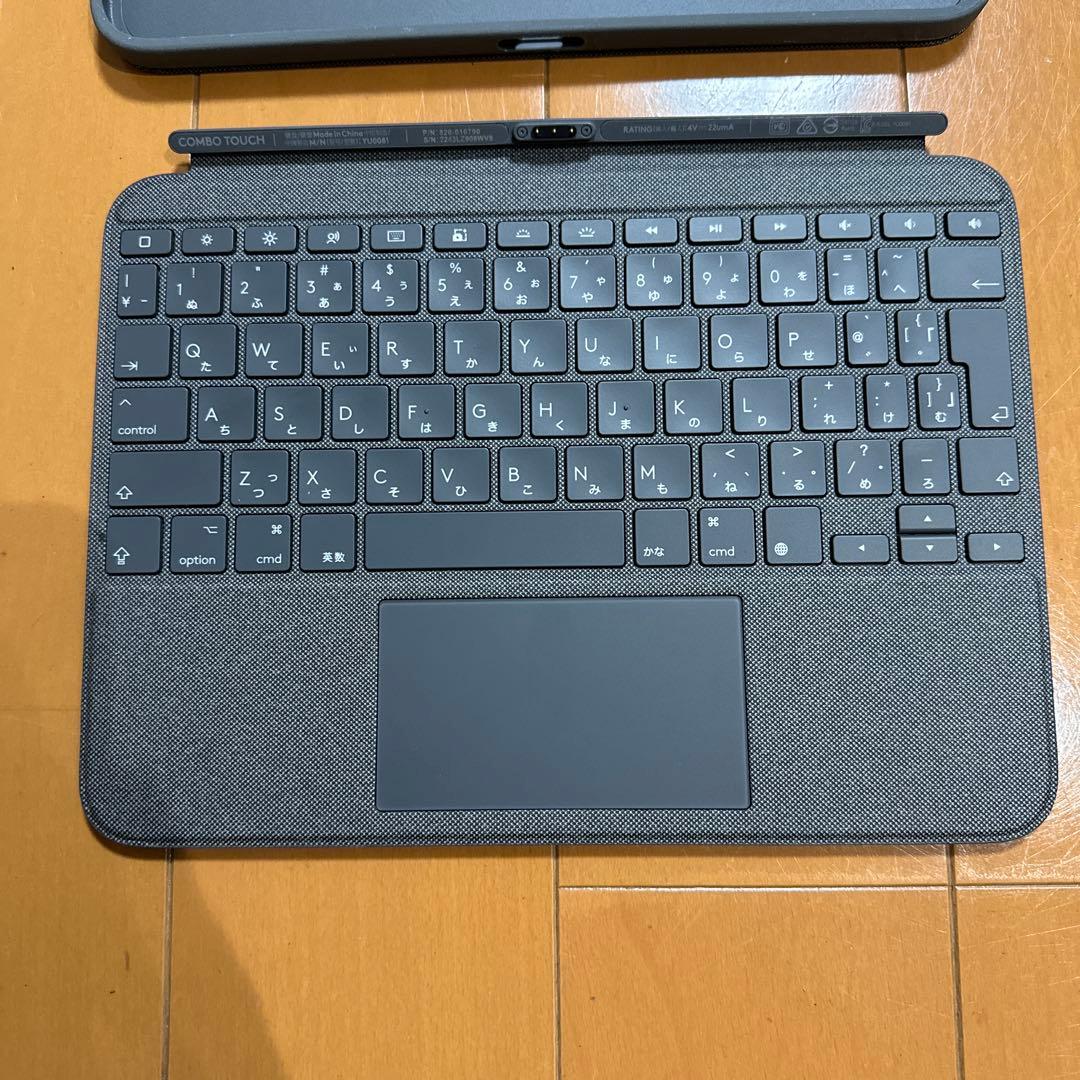 ipad 第10世代 10.9インチ 64GB シルバー　Logicool付