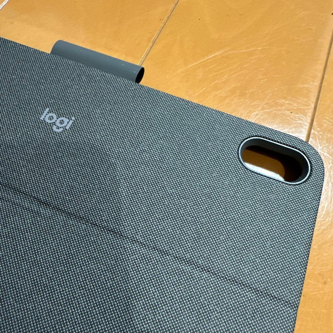 ipad 第10世代 10.9インチ 64GB シルバー　Logicool付