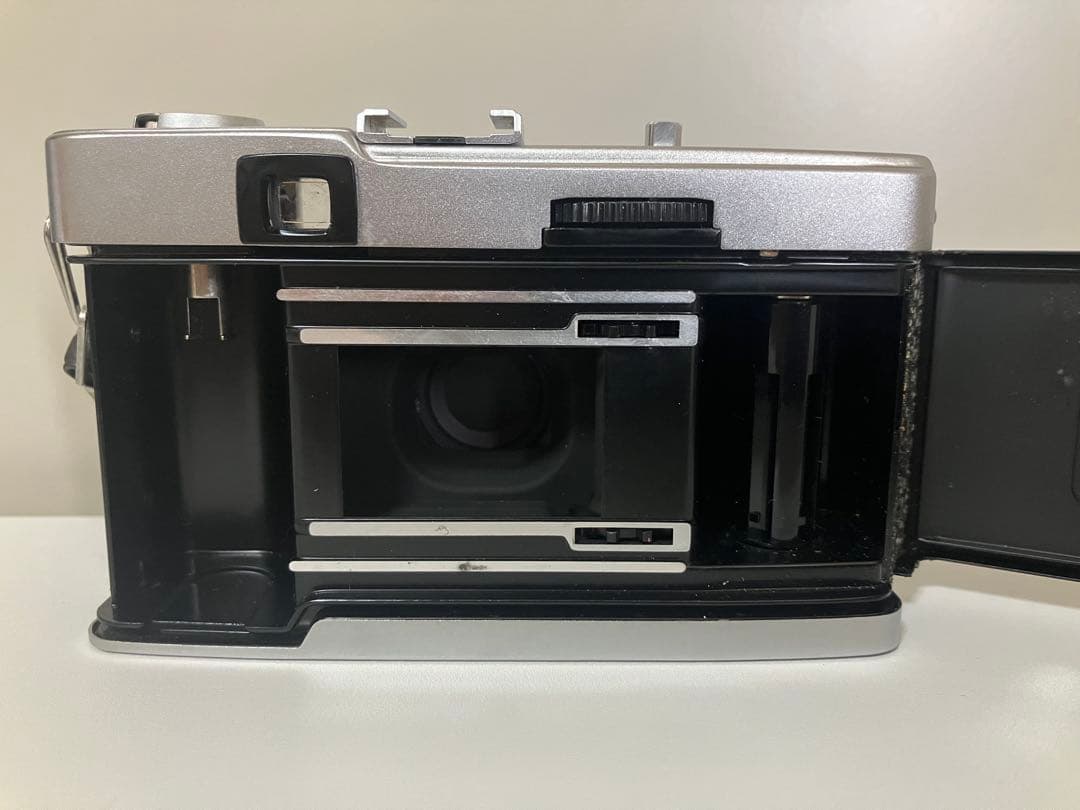 OLYMPUS TRIP 35 赤ベロ露出計絞り羽根巻き上げシャッターOK