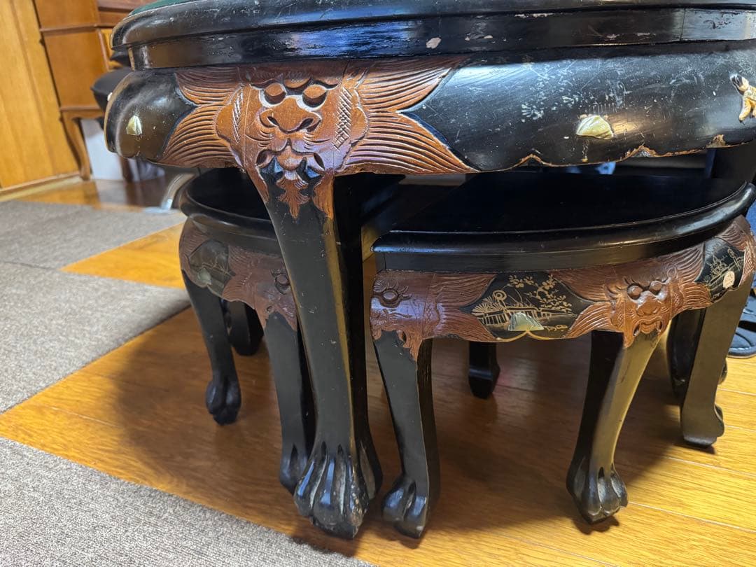 【国分寺】直接引き渡しお願いします‼️中国　木彫り　ローテーブル椅子4脚付き